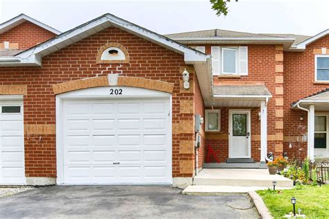 202 Timberlane Dr, Brampton .